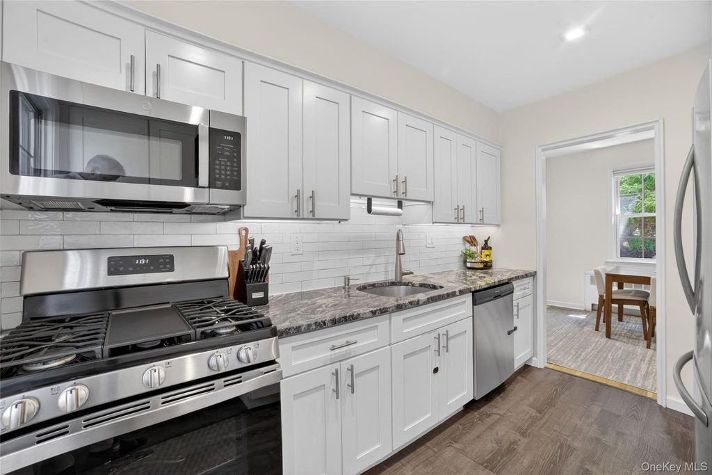 17 Fieldstone Drive 151, Hartsdale, NY 10530