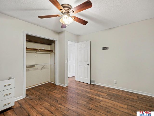 11426 Grand Circle, Omaha, NE 68164