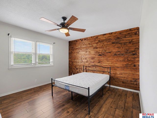 11426 Grand Circle, Omaha, NE 68164
