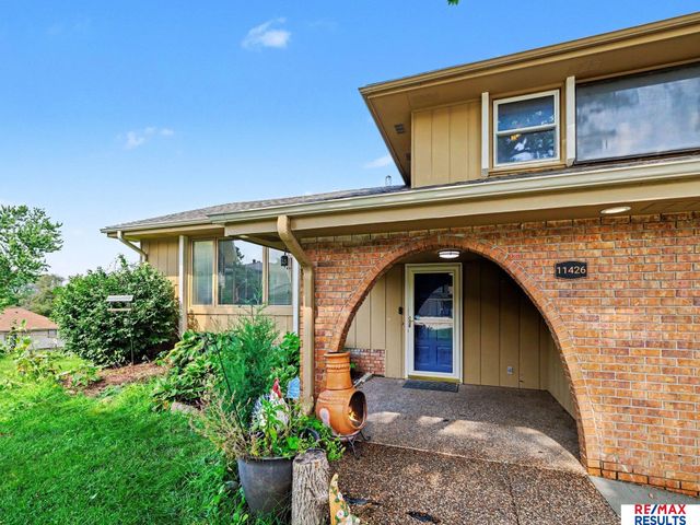 11426 Grand Circle, Omaha, NE 68164