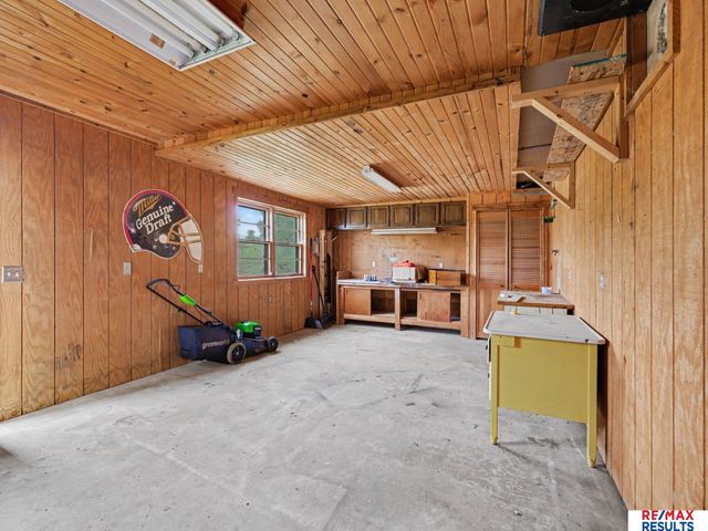 11426 Grand Circle, Omaha, NE 68164