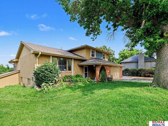 11426 Grand Circle, Omaha, NE 68164