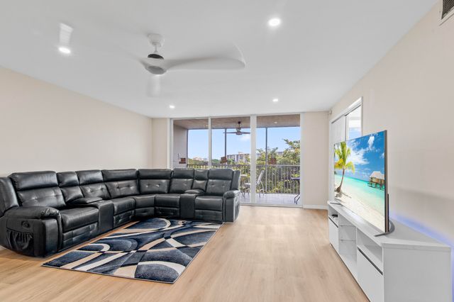 2901 S Palm Aire Drive 501, Pompano Beach, FL 33069