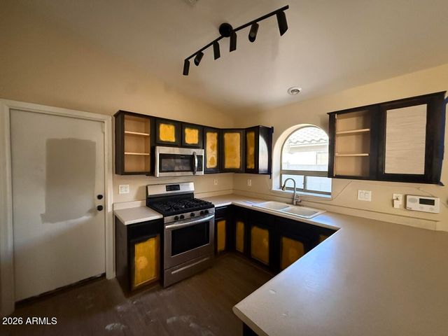 16214 W LATHAM Street, Goodyear, AZ 85338