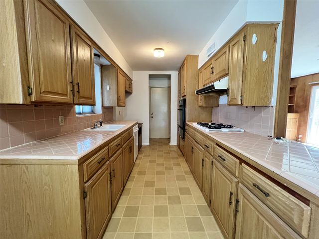 3641 Townsend Drive, Dallas, TX 75229