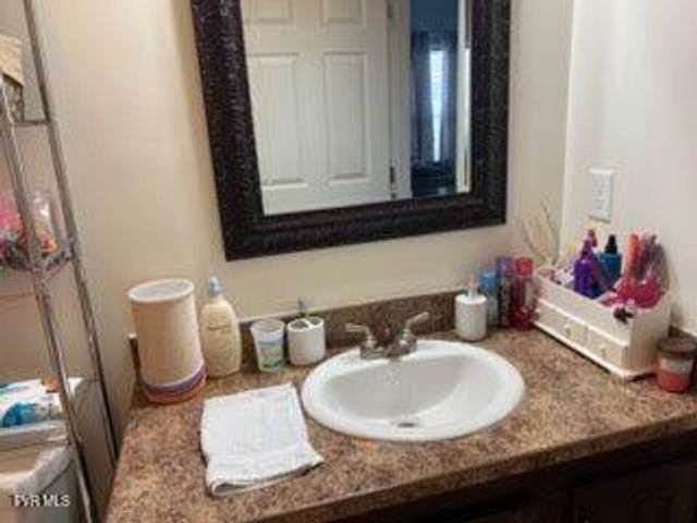 325 Southeast Woodland Court, Wise, VA 24293