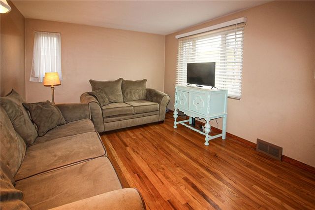 164 Gill Hall Rd, Jefferson Hills, PA 15025