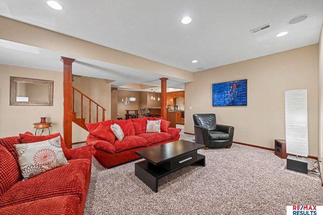 16605 Timberlane Drive, Omaha, NE 68136