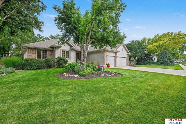 16605 Timberlane Drive, Omaha, NE 68136