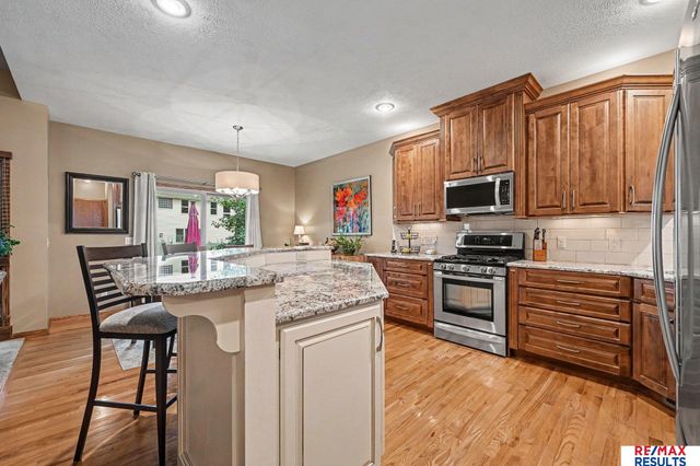 16605 Timberlane Drive, Omaha, NE 68136