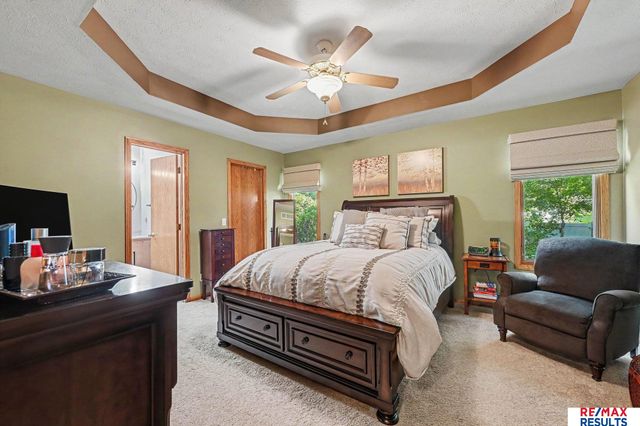 16605 Timberlane Drive, Omaha, NE 68136
