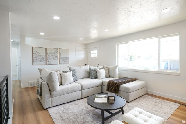 2466 W 5075 S, Roy, UT 84067