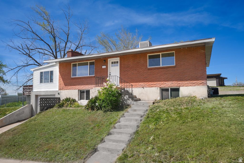 2466 W 5075 S, Roy, UT 84067