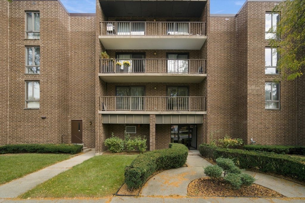 8350 W Addison Street 106, Chicago, IL 60634 — exterior