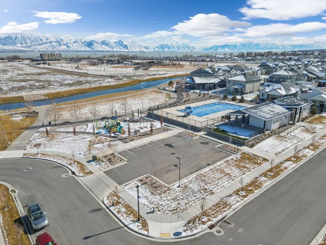 186 S RIVERSIDE DR, Saratoga Springs, UT 84045
