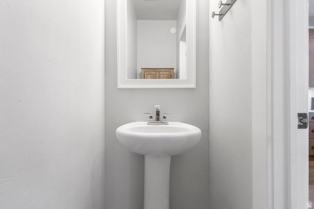 186 S RIVERSIDE DR, Saratoga Springs, UT 84045