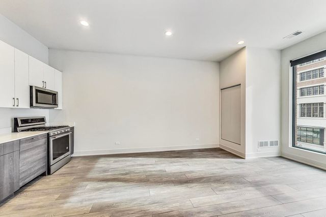 847 N Larrabee Street 3F, Chicago, IL 60610