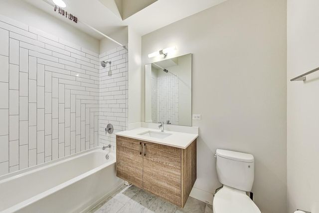 847 N Larrabee Street 3F, Chicago, IL 60610