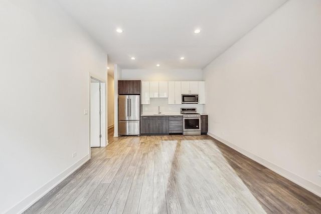 847 N Larrabee Street 3F, Chicago, IL 60610