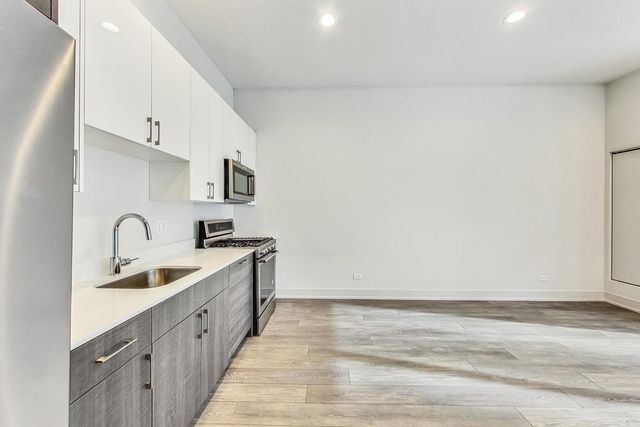 847 N Larrabee Street 3F, Chicago, IL 60610