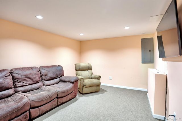 5 Raven Terrace, New City, NY 10956