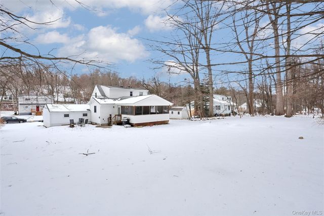 5 Raven Terrace, New City, NY 10956