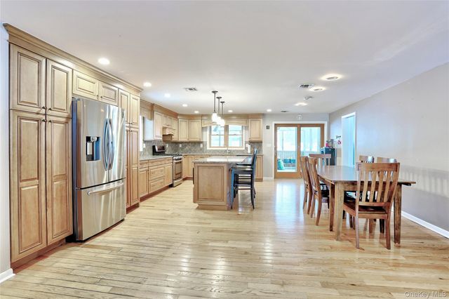 5 Raven Terrace, New City, NY 10956