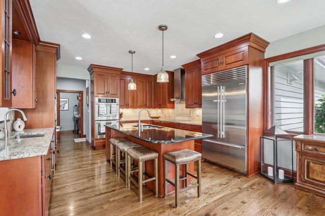 14165 Lindsay DRIVE, Brookfield, WI 53005