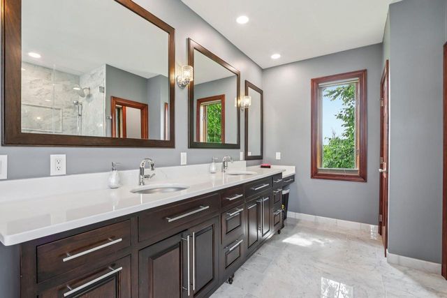 14165 Lindsay DRIVE, Brookfield, WI 53005