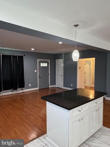1729 IVERSON ST, Oxon Hill, MD 20745