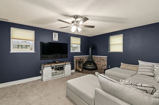 209 NE Crestmoor Place, Ankeny, IA 50021