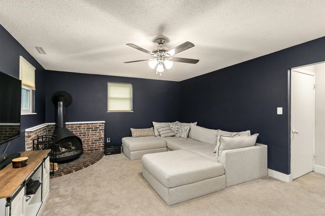 209 NE Crestmoor Place, Ankeny, IA 50021