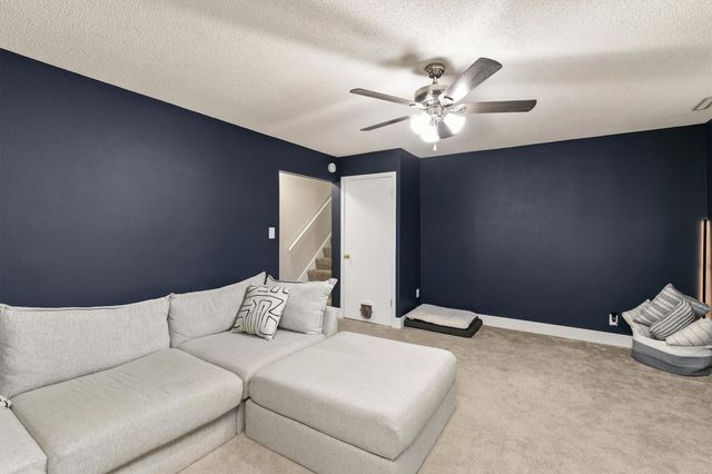 209 NE Crestmoor Place, Ankeny, IA 50021