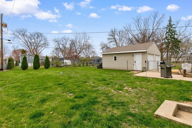 209 NE Crestmoor Place, Ankeny, IA 50021