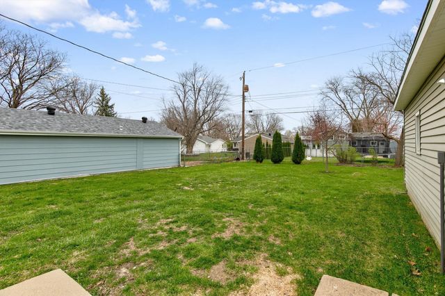 209 NE Crestmoor Place, Ankeny, IA 50021