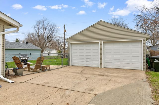 209 NE Crestmoor Place, Ankeny, IA 50021