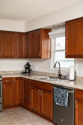 209 NE Crestmoor Place, Ankeny, IA 50021