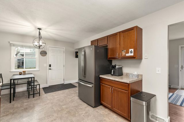 209 NE Crestmoor Place, Ankeny, IA 50021