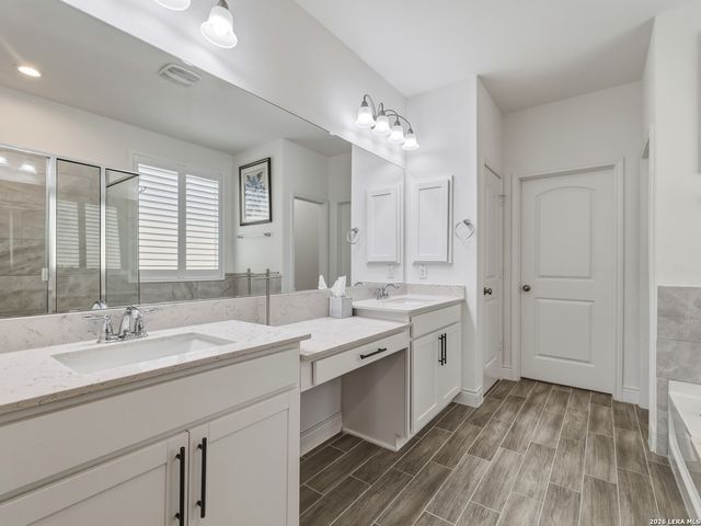 12243 Black Hat, San Antonio, TX 78254