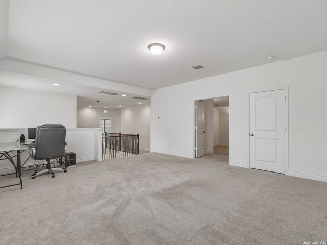 12243 Black Hat, San Antonio, TX 78254