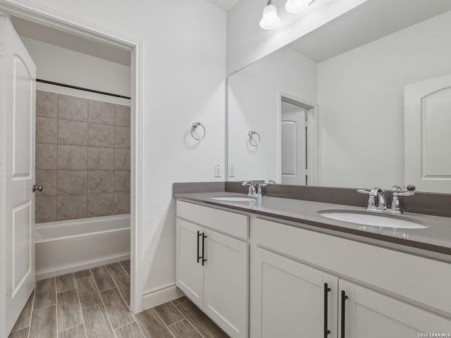 12243 Black Hat, San Antonio, TX 78254