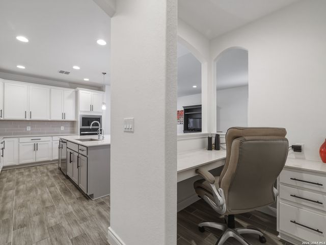 12243 Black Hat, San Antonio, TX 78254