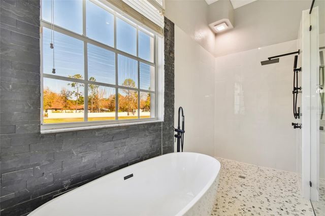 6644 COUNTRY CLUB ROAD, Wesley Chapel, FL 33544