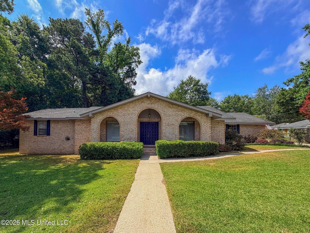 304 E Sixth Avenue, Petal, MS 39465