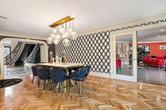 362 KESWICK Road, Bloomfield Hills, MI 48304