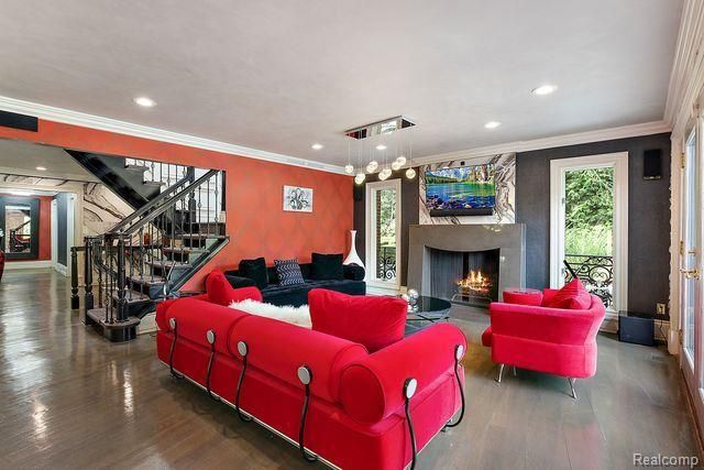 362 KESWICK Road, Bloomfield Hills, MI 48304