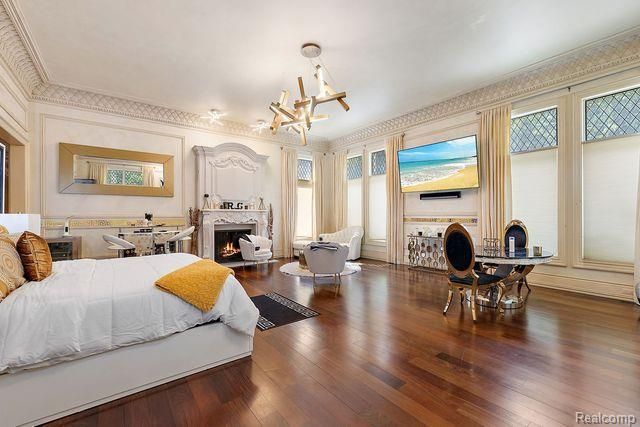 362 KESWICK Road, Bloomfield Hills, MI 48304