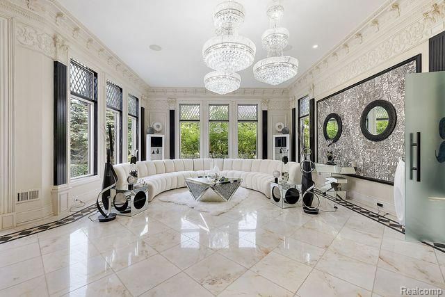 362 KESWICK Road, Bloomfield Hills, MI 48304