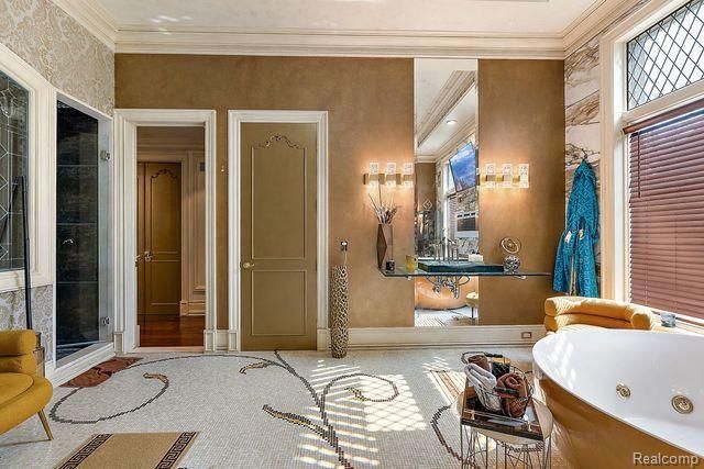 362 KESWICK Road, Bloomfield Hills, MI 48304