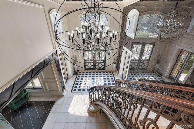 362 KESWICK Road, Bloomfield Hills, MI 48304